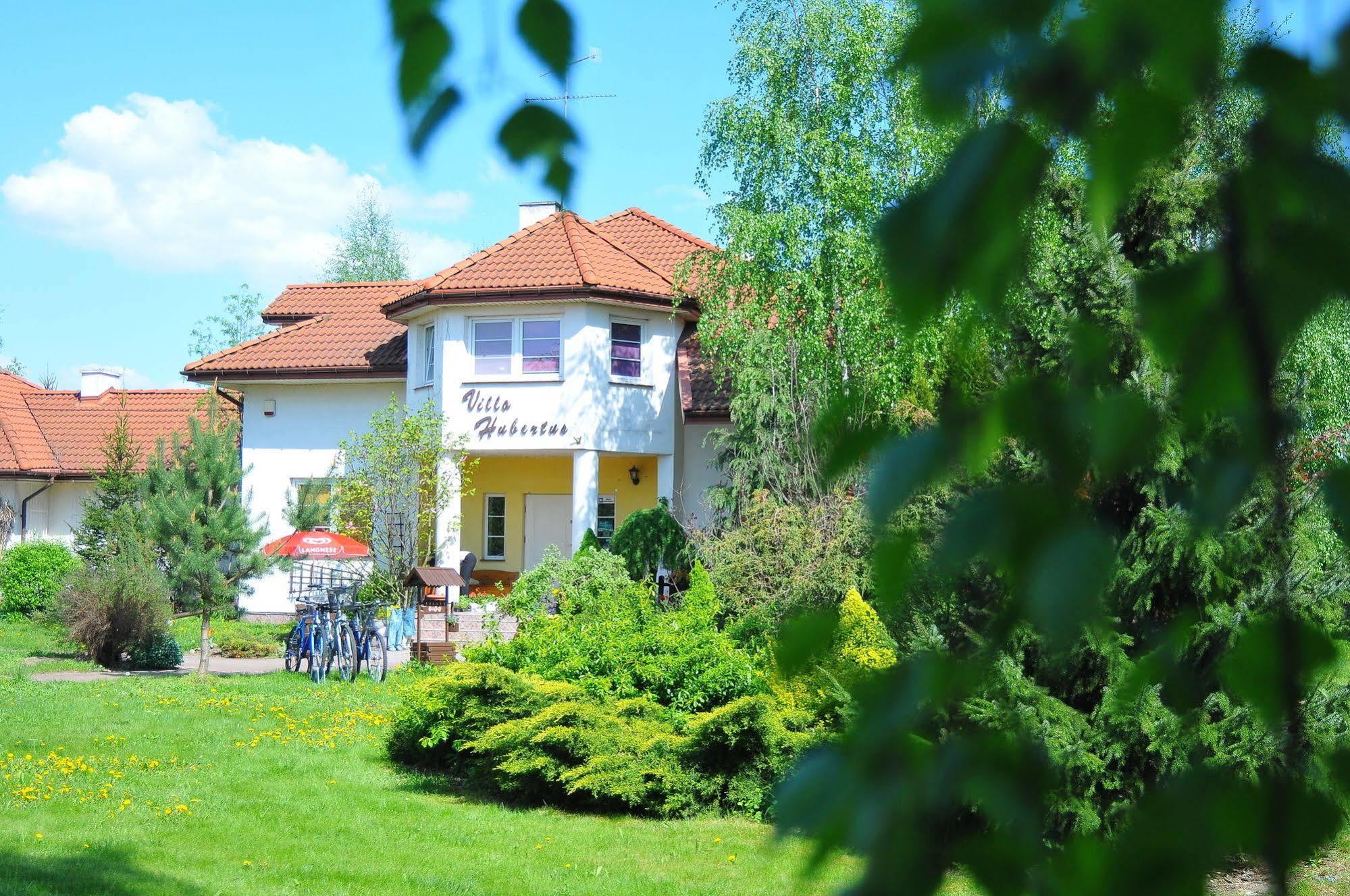 Hotel Villa Hubertus Kutno Exteriör bild